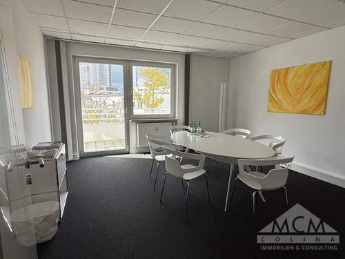 Meetingraum mit Balkon - 6 Zimmer Büro in Frankfurt am Main