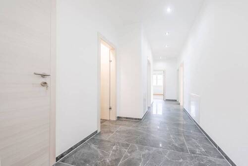 Flur - 4 Zimmer Etagenwohnung zum Kaufen in Büchlberg / Saderreut