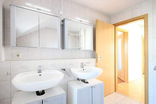 DG: Familienbadezimmer - 