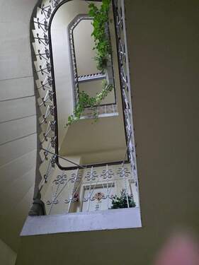 Treppenhaus - **Schöne Zweiraumwohnung mit Balkon und Einbauküche im TOPZUSTAND, KAUFEN statt mieten!!***