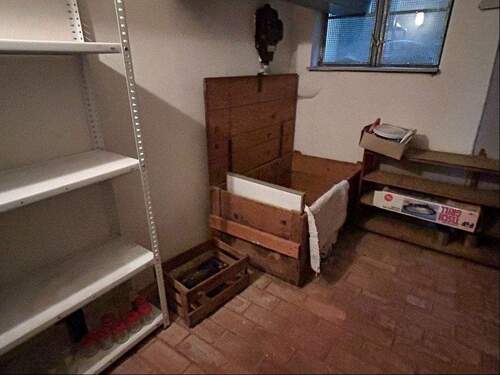 Lagerkeller mit Ziegelboden - 