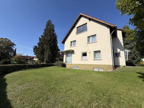 Außenansicht, schöner Garten - 9 Zimmer Mehrfamilienhaus, Wohnhaus in Königstein im Taunus