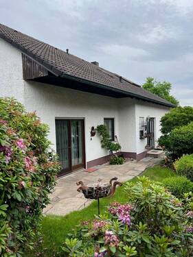 IMG_5182.jpg - Einfamilienhaus mit Einliegerwohnung und Garage in Weiden - Neunkirchen