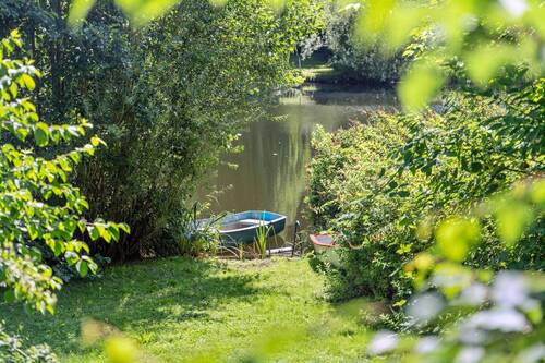 Einblick auf das Ufer - Rudern, Schwimmen - 