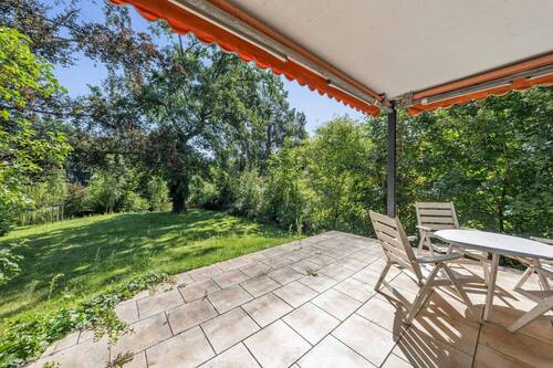 Terrassenleben am Abend bei einem Vino und Seeblick - 