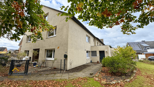 Hausansicht - 2 Zimmer Mehrfamilienhaus, Wohnhaus in Tangstedt