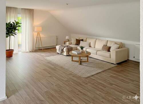 Wohnzimmer - KI - 2 Zimmer Etagenwohnung zum Kaufen in Esslingen am Neckar