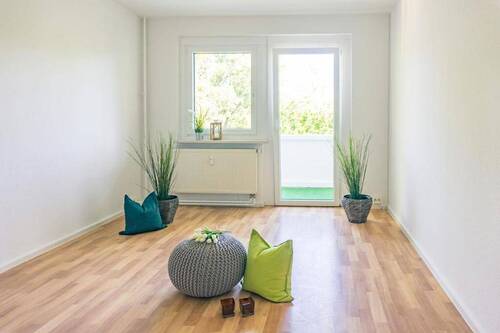 Wohnzimmer - 2 Zimmer Etagenwohnung zur Miete in Chemnitz