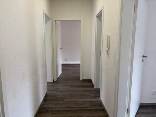 Flur - 3 Zimmer Etagenwohnung zur Miete in Kaiserslautern