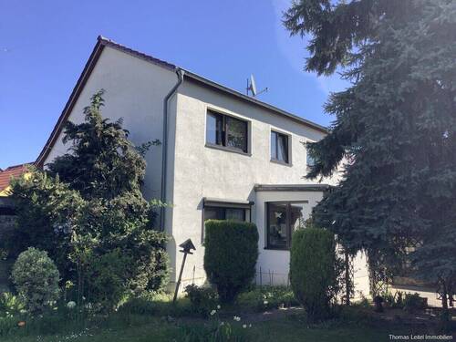 Gartenansicht - Viel Platz für Hund und Katz! - 225.000,00&nbsp;EUR Kaufpreis, ca.&nbsp; 171,00&nbsp;m&sup2;&nbsp;Wohnfl&auml;che