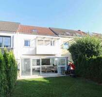 Attraktives modernes Reihenmittelhaus mit Wintergarten und Garten in ruhiger Lage von Erding