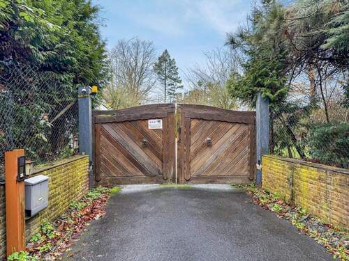 Hofeinfahrt mit elektrischem Tor - 8 Zimmer Mehrfamilienhaus, Wohnhaus zum Kaufen in Warendorf