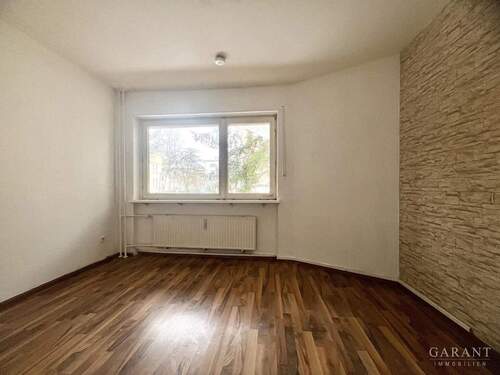 Zimmer 1 - 5 Zimmer Etagenwohnung zum Kaufen in Berlin-Lankwitz