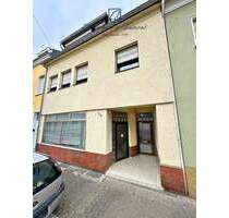 Wohn- und Geschäftshaus, 410m² Gesamtfläche in ruhiger Seitenstraße von Saarbrücken-West