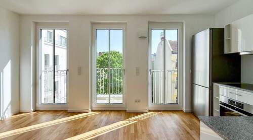 Wohnbereich - Helle Wohnung zur ruhigen Hofseite mit Südbalkon - zentral gelegen mit guter Anbindung