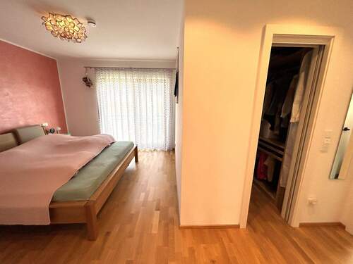 Zimmer III mit kl. Nebenraum OG - 