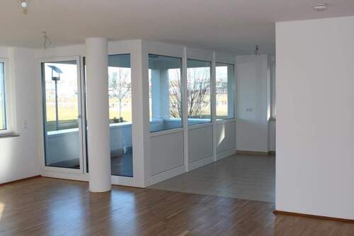 Wohnen/Essen/Küche - 4 Zimmer Etagenwohnung in Böblingen