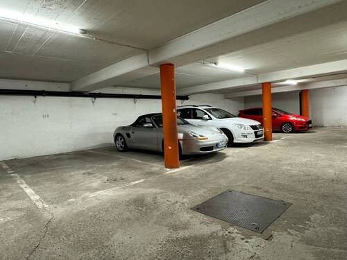 Tiefgaragenstellplatz - 
