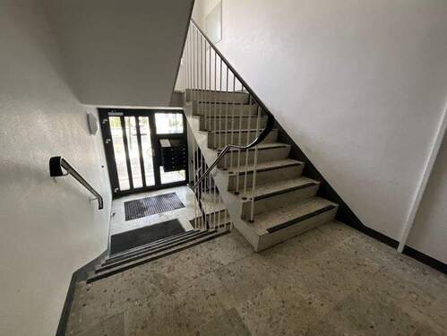 Treppenhaus - Büro mit 137,00 m&sup2; in Braunschweig zur Miete