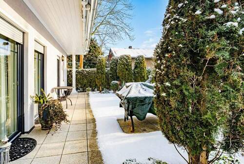 Terrassenansicht Himmel KI unterstützt - 