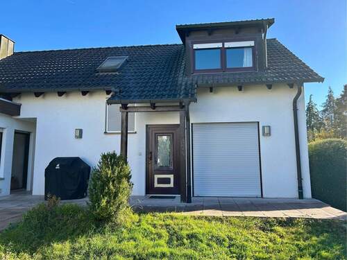 Wohnhausanbau mit Eingang - 