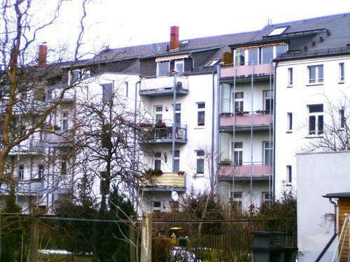 kant16_h - Günstige und DG 3-Zimmer mit Wanne, Abstellraum, Balkon und Laminat in guter Lage!