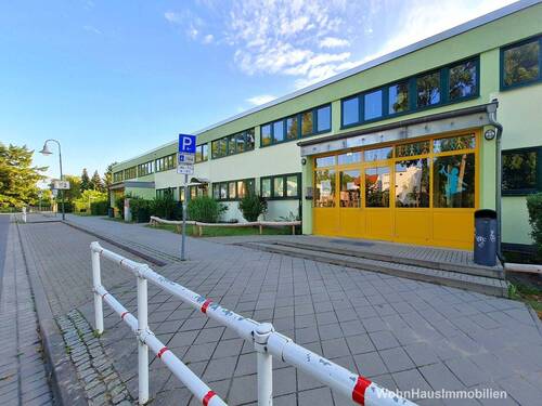 Kita ca. 2 km entfernt - 