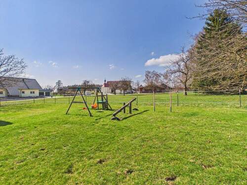 Wiese und Pferdekoppel - 