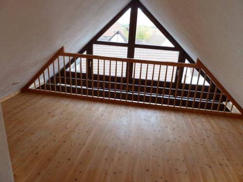 Zimmer oben - 2 Zimmer Etagenwohnung in Bodenwerder