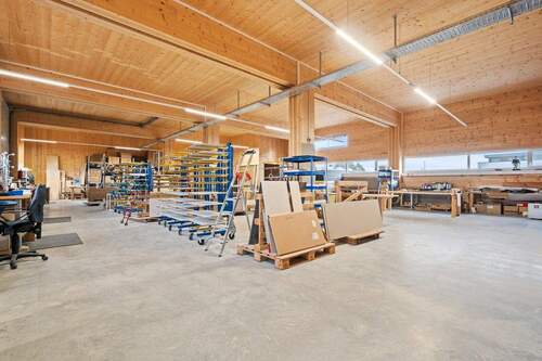 EG - Vielseitig nutzbare Gewerbehalle
