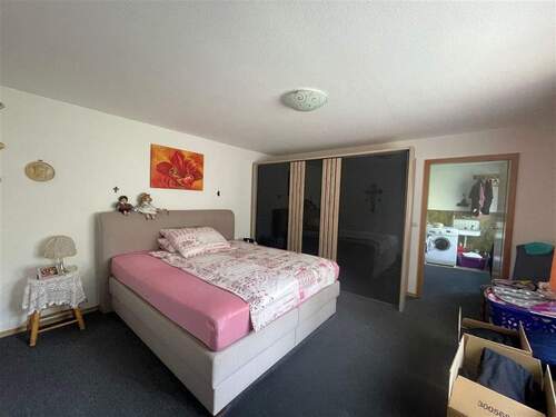 EG: Schlafzimmer (Weitwinkelaufnahme) - 