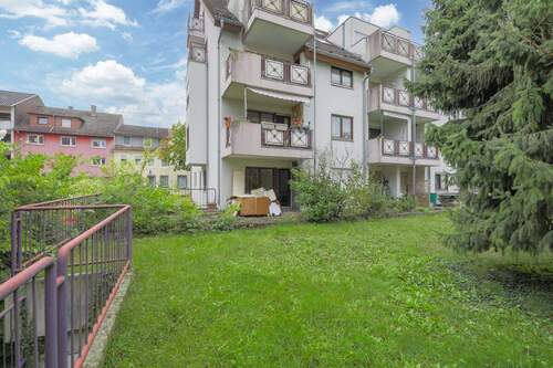 Rückansicht und Garten - 