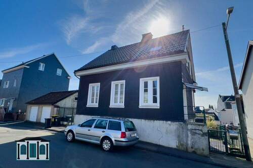 Haupthaus Straßenseite - 8 Zimmer Einfamilienhaus zum Kaufen in Wuppertal