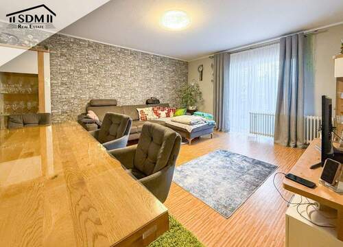 02_Wohnzimmer.jpg - 3 Zimmer Etagenwohnung zum Kaufen in Waghäusel