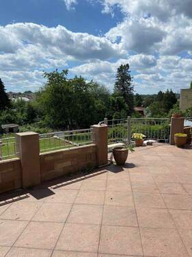 Terrasse - 1 Zimmer Mehrfamilienhaus, Wohnhaus in Schwalbach / Hülzweiler