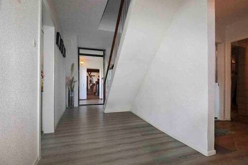 Flur (2) Wohnung 1.OG - 