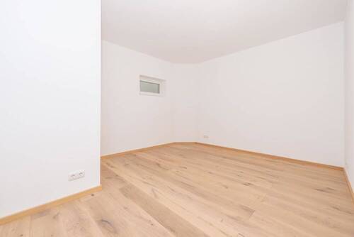 Büro/Ankleide/Sauna-Möglichkeit - 