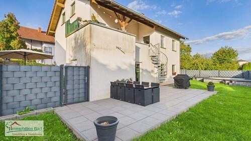 Gartenansicht u. Terrasse - 