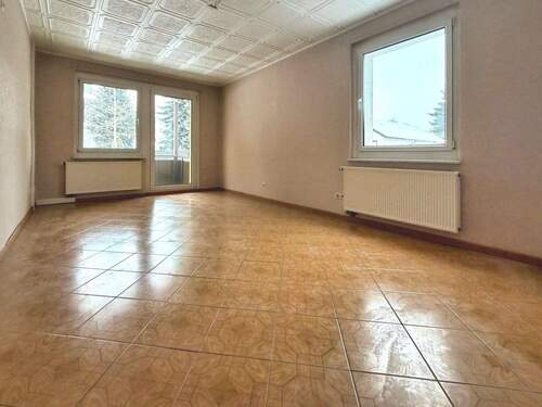 Wohnzimmer - 3 Zimmer Etagenwohnung zum Kaufen in Zittau