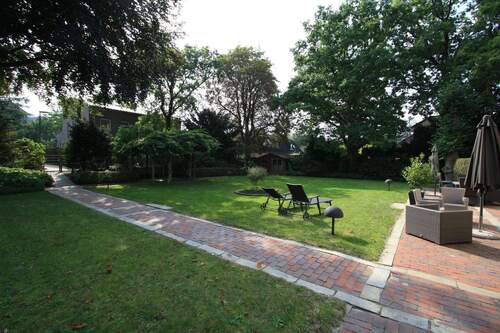 3. Teil der Gartenanlage - 1 Zimmer Mehrfamilienhaus, Wohnhaus in Norderstedt