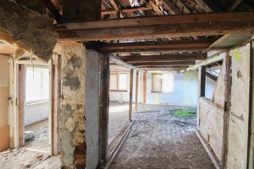 Dachgeschoss Wohnhaus - Einfamilienhaus in Priestewitz zum Kaufen