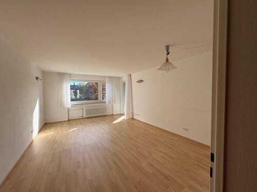 Wohn- und Esszimmer - 3 Zimmer Etagenwohnung zum Kaufen in Gärtringen