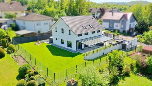 Luftaufnahme - 8 Zimmer Einfamilienhaus zum Kaufen in Schlüchtern