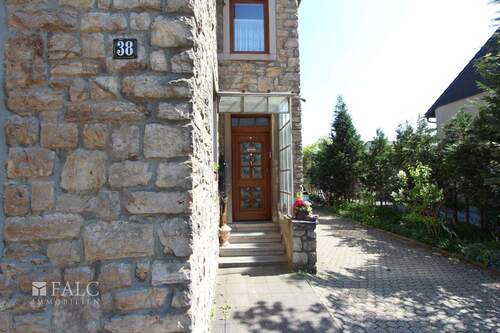 Hauseingang - 1 Zimmer Mehrfamilienhaus, Wohnhaus zum Kaufen in Stolberg