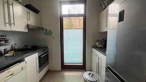 Küche mit Austritt zur Terrasse - 