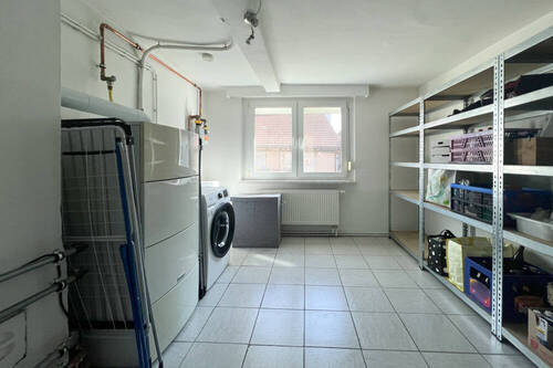Großer Hauswirtschaftsraum mit Heizung - 