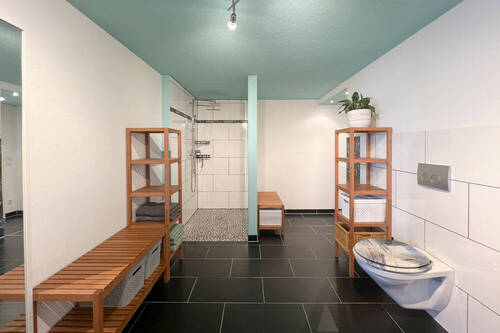 Große ebenerdige Dusche - 