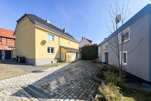 Wohn- und Hinterhaus in perfekter Einheit - 