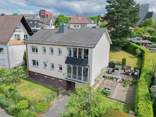 Außenansicht - Energieeffizientes und modernisiertes Ein-Zweifamilienhaus in beliebter Wohnlage von Arnsberg