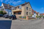 Hausansicht Süd-Ost - +++ vermietet - freistehendes 2-Familien-Haus - 2 Hobbyräume im UG - Bühne ausbaufähig - Garage u. Kfz-Stellplatz dav...
